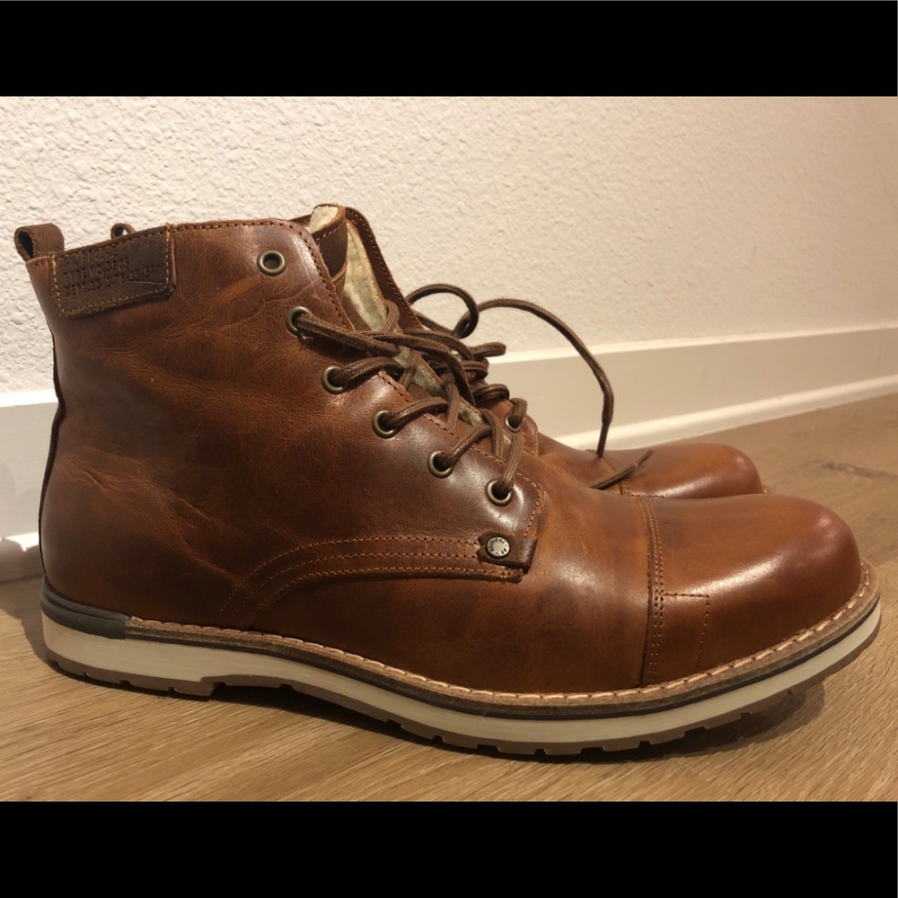 Bull Boxer Gelos Distressed Leather Cap Toe Boots